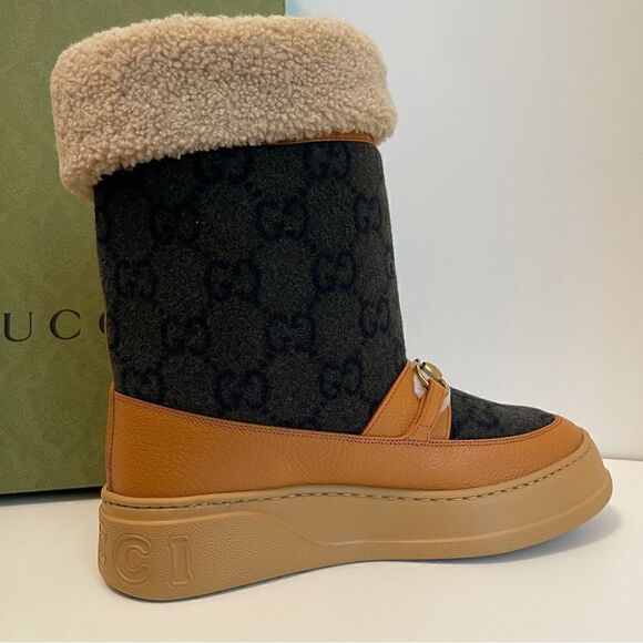 Gucci
Interlocking G shearling boots  - Picture 3 of 7